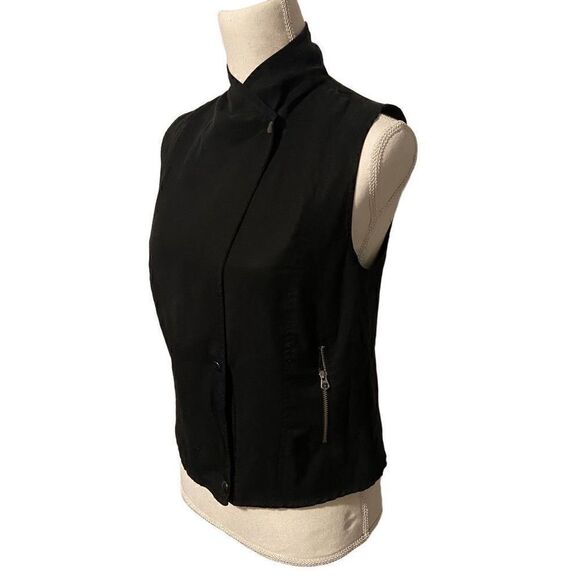 Banana Republic Lightweight Vest  - Picture 4 of 6